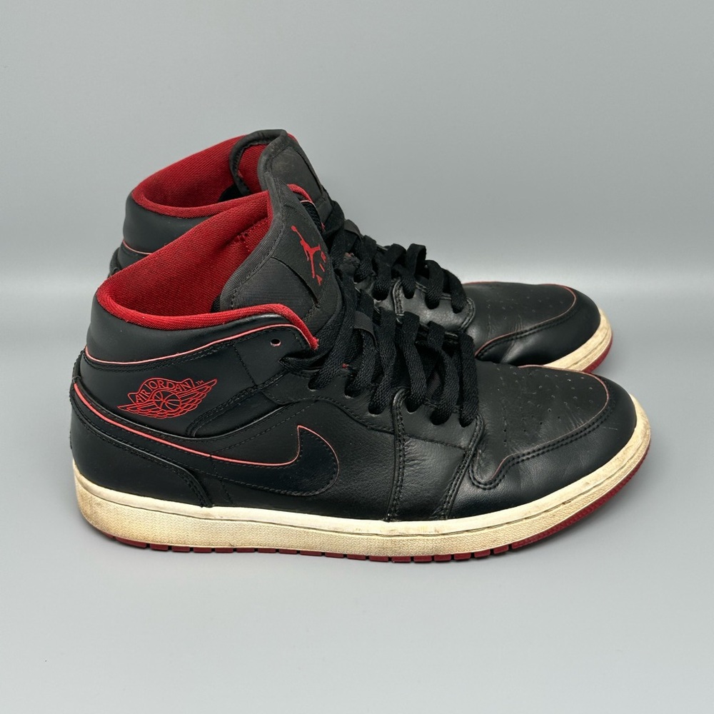Jordan 1 Retro Mid Shoes Men’s Sz 8.5